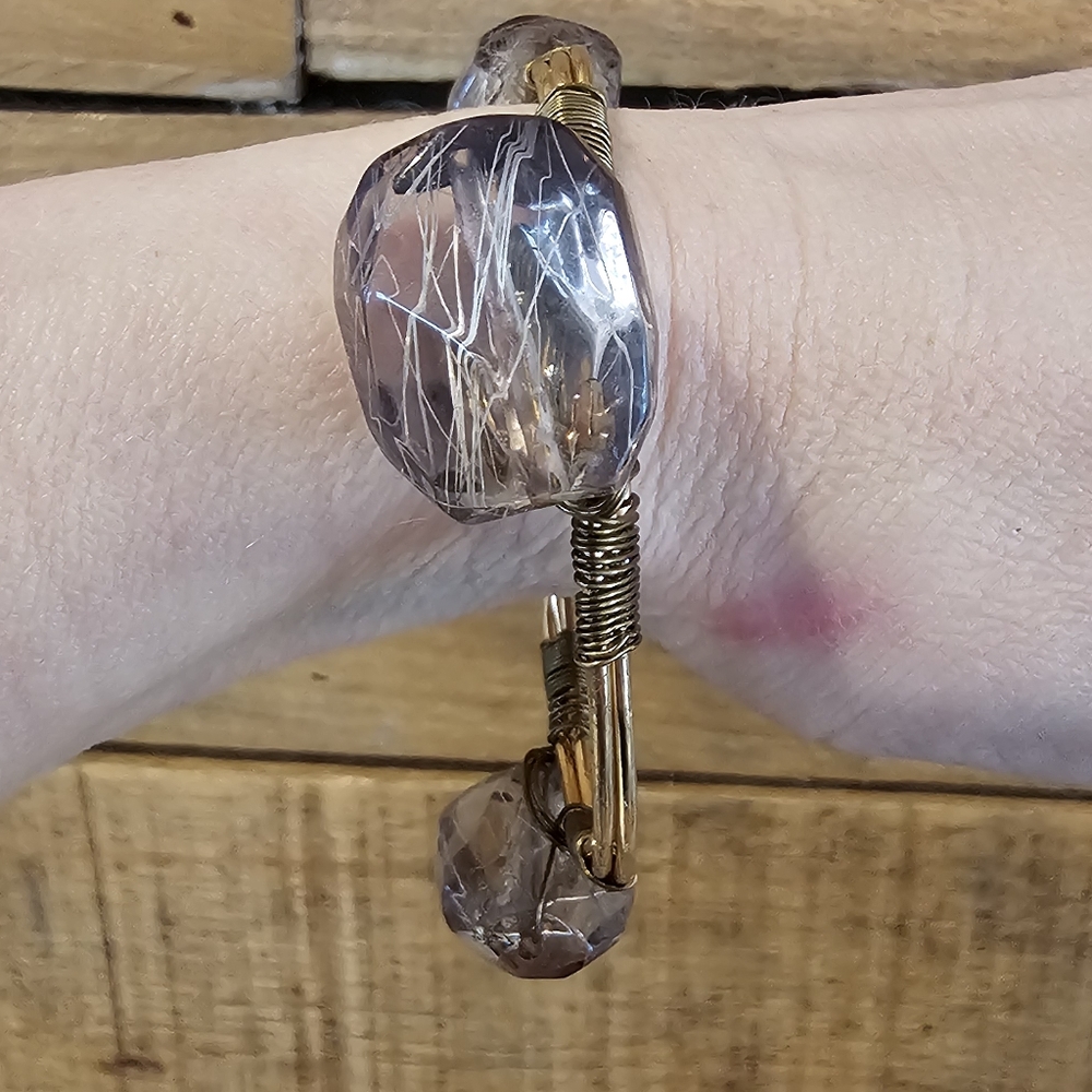Goldtone wire bangle with faceted fiber filled grey beads - Picture 4 of 5